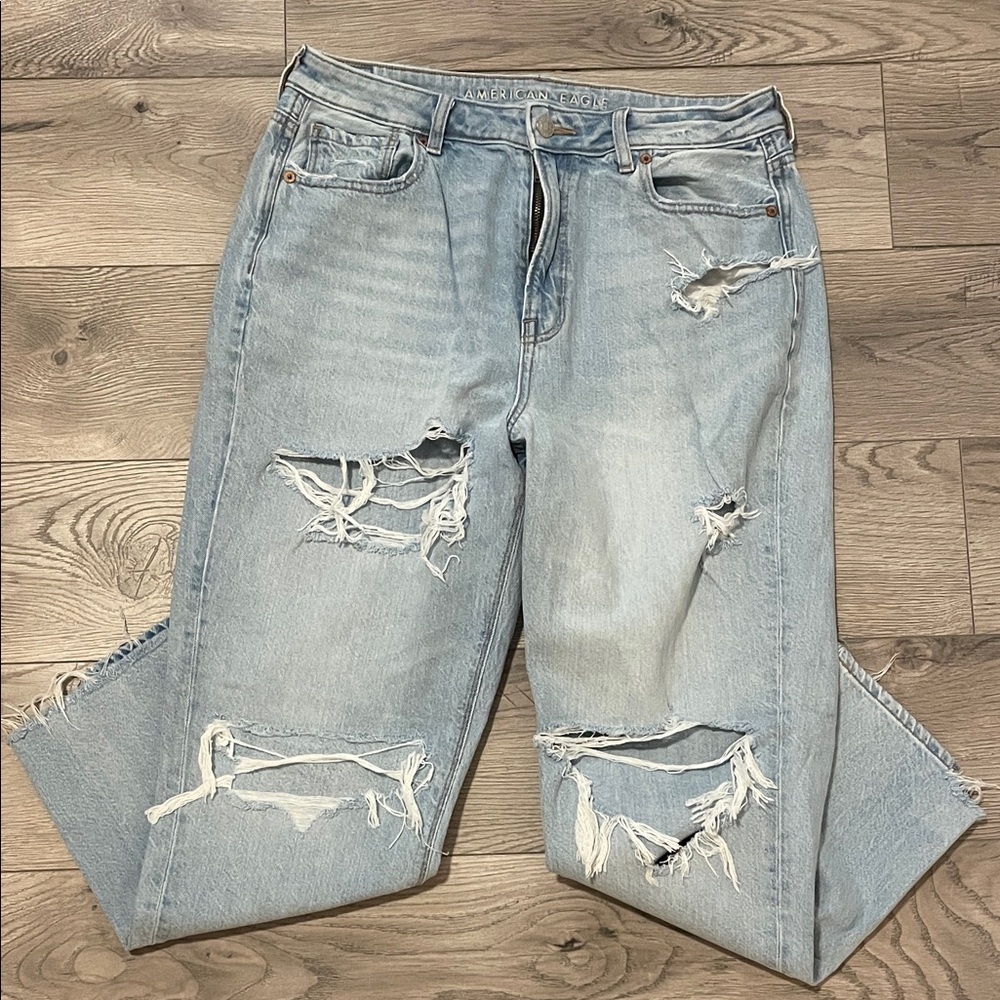 American Eagle Outfitters Light Blue Distressed Mom Jeans
